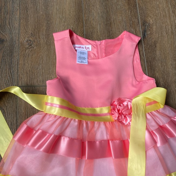 Girl party dress size 5 - Picture 4 of 5